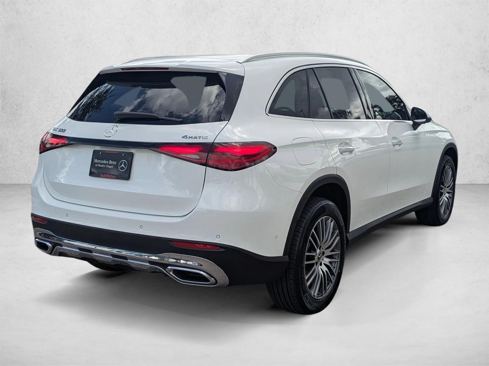 2026 Mercedes Benz GLC 300 4MATIC photo 2