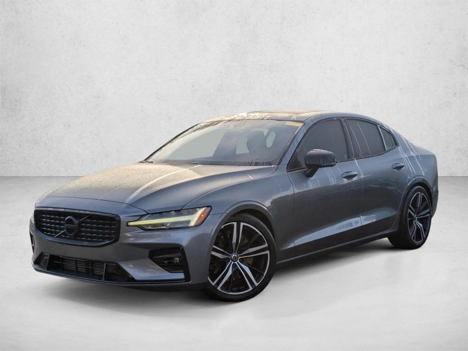 2019 Volvo S60 R-Design's photo