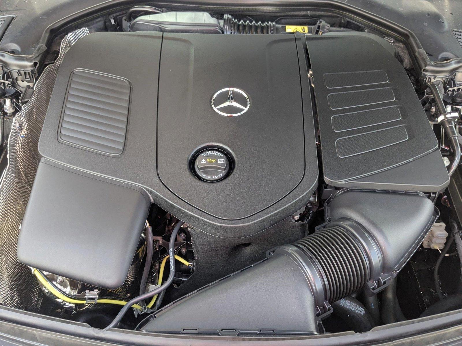 2025 Mercedes-Benz C-Class Sedan C 300 - Photo 15