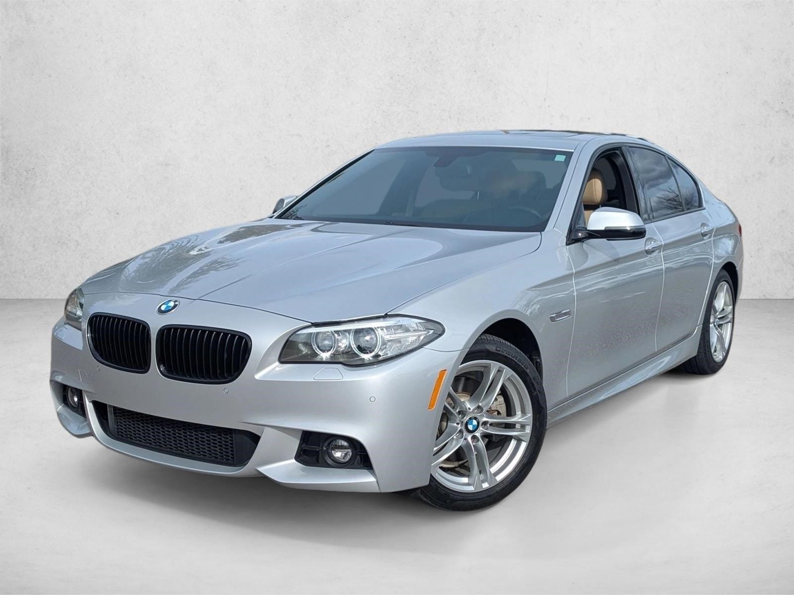 2015 BMW 5 Series 528i's photo