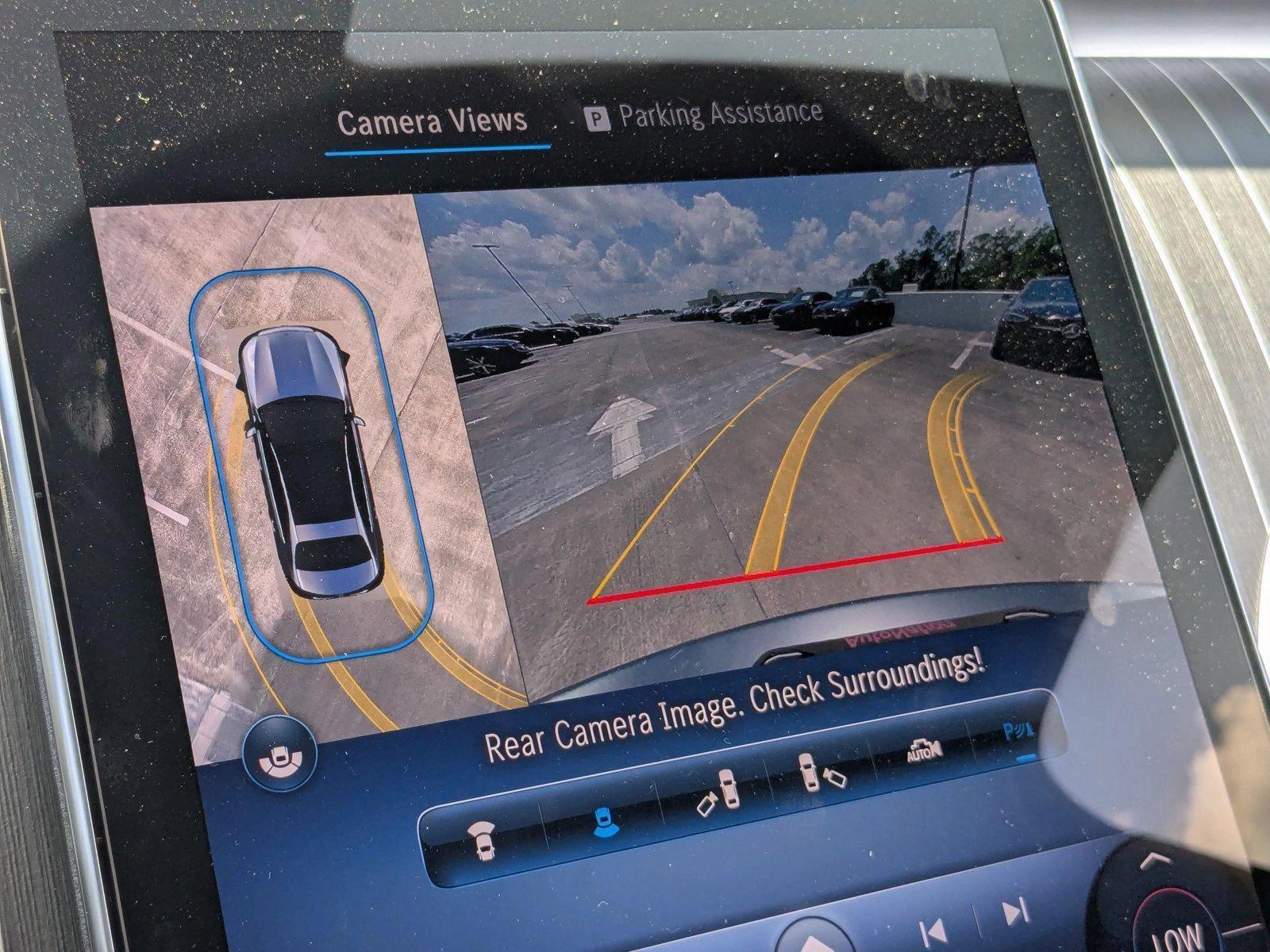 2025 Mercedes-Benz C-Class Sedan C 300 - Photo 13