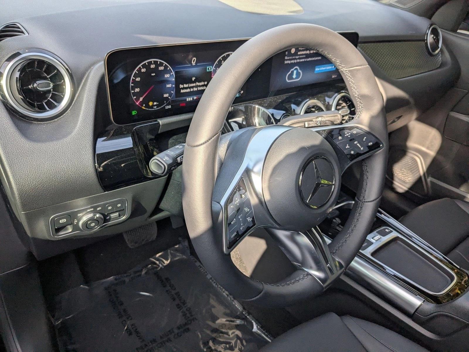 2025 Mercedes Benz GLA 250 photo 3