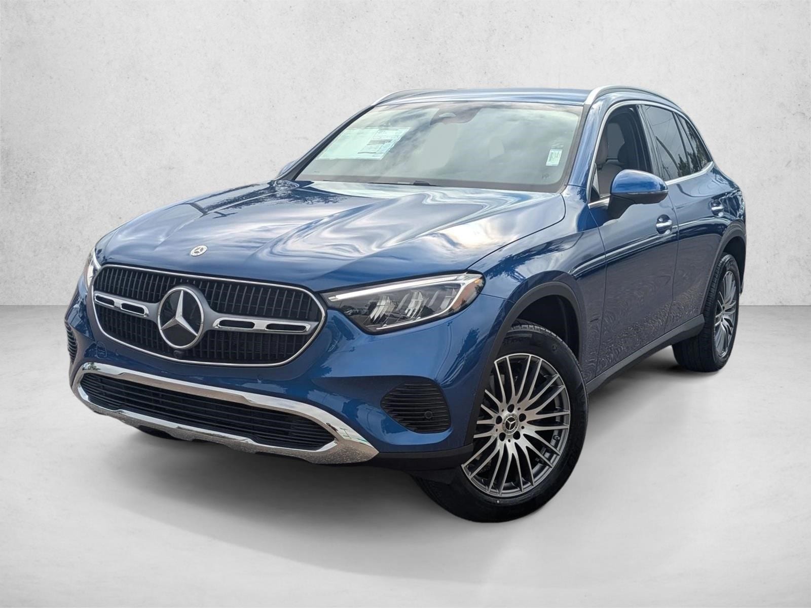 2026 Mercedes-Benz GLC Base's photo