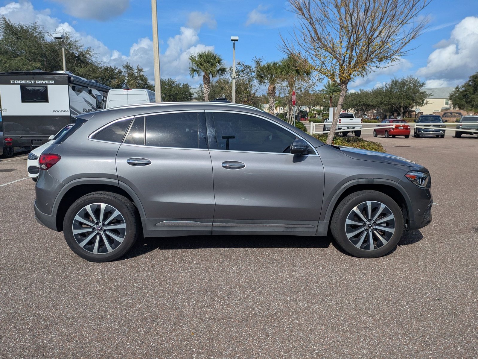 2021 Mercedes Benz GLA 250 4MATIC photo 4