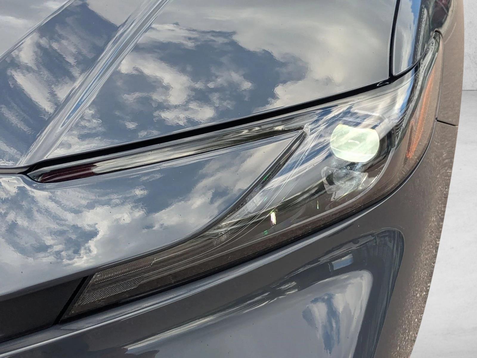 2025 Toyota Camry SE photo 2