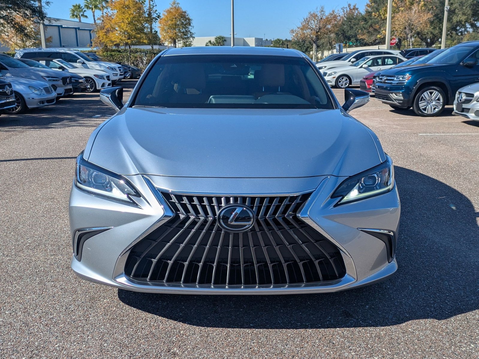 2022 Lexus ES 350 photo 2