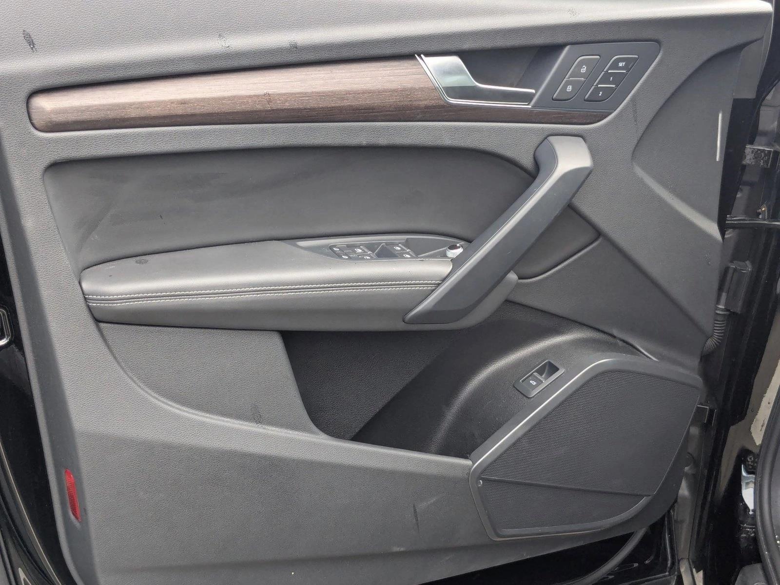 2021 Audi Q5 45 Premium photo 4
