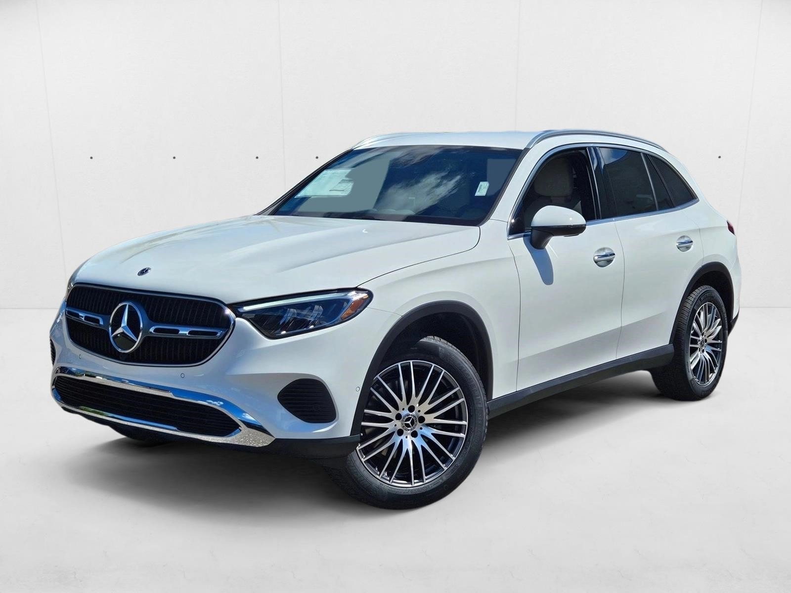 2026 Mercedes-Benz GLC Base's photo