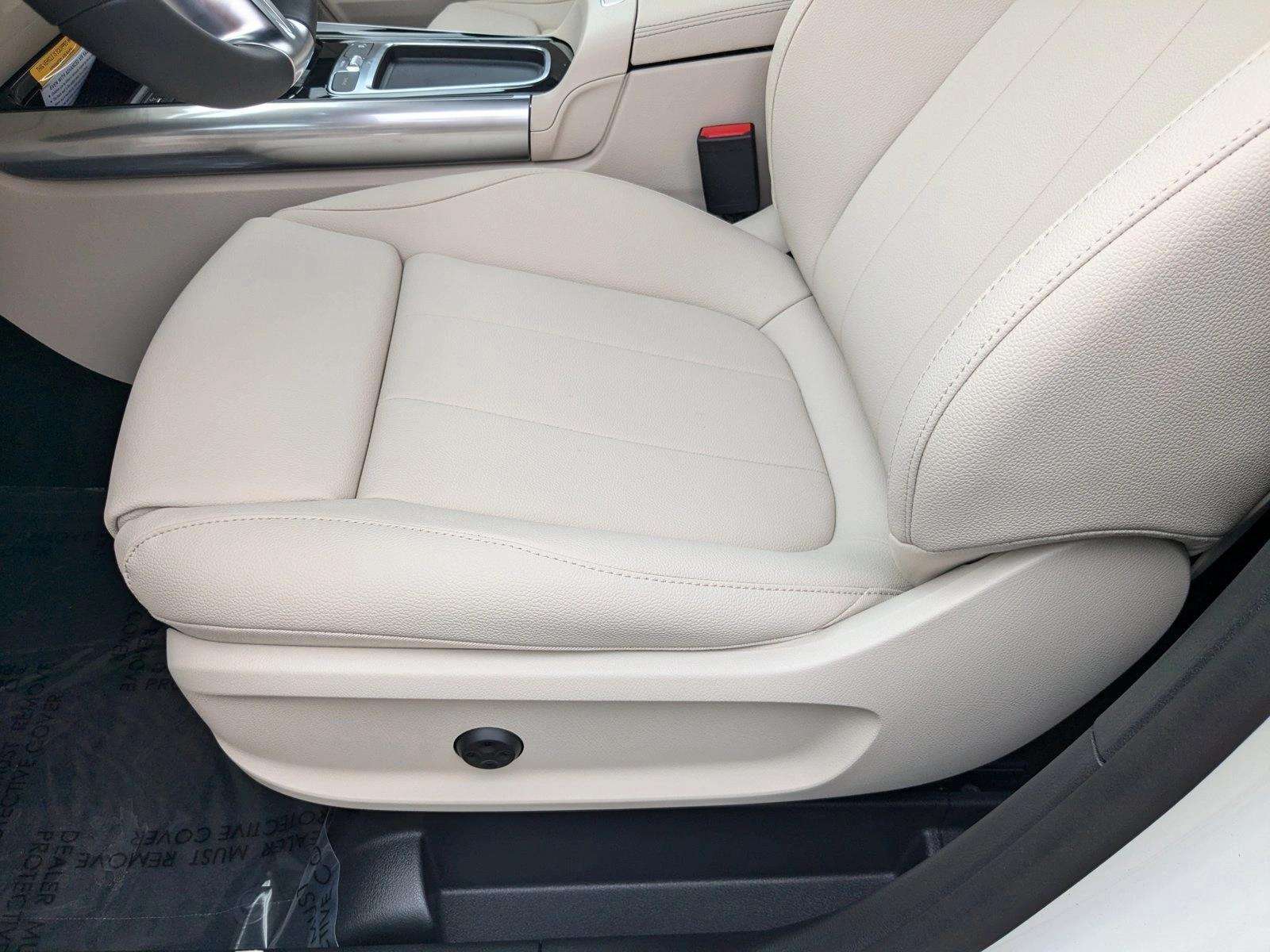 2025 Mercedes Benz GLA 250 photo 2