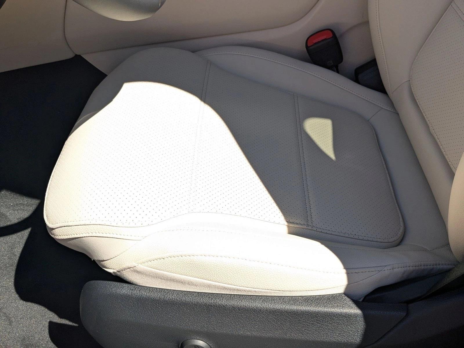 2026 Mercedes Benz GLC 300 4MATIC photo 4