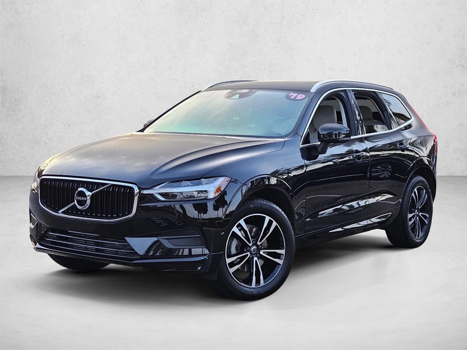 2019 Volvo XC60 T5 Momentum FWD's photo