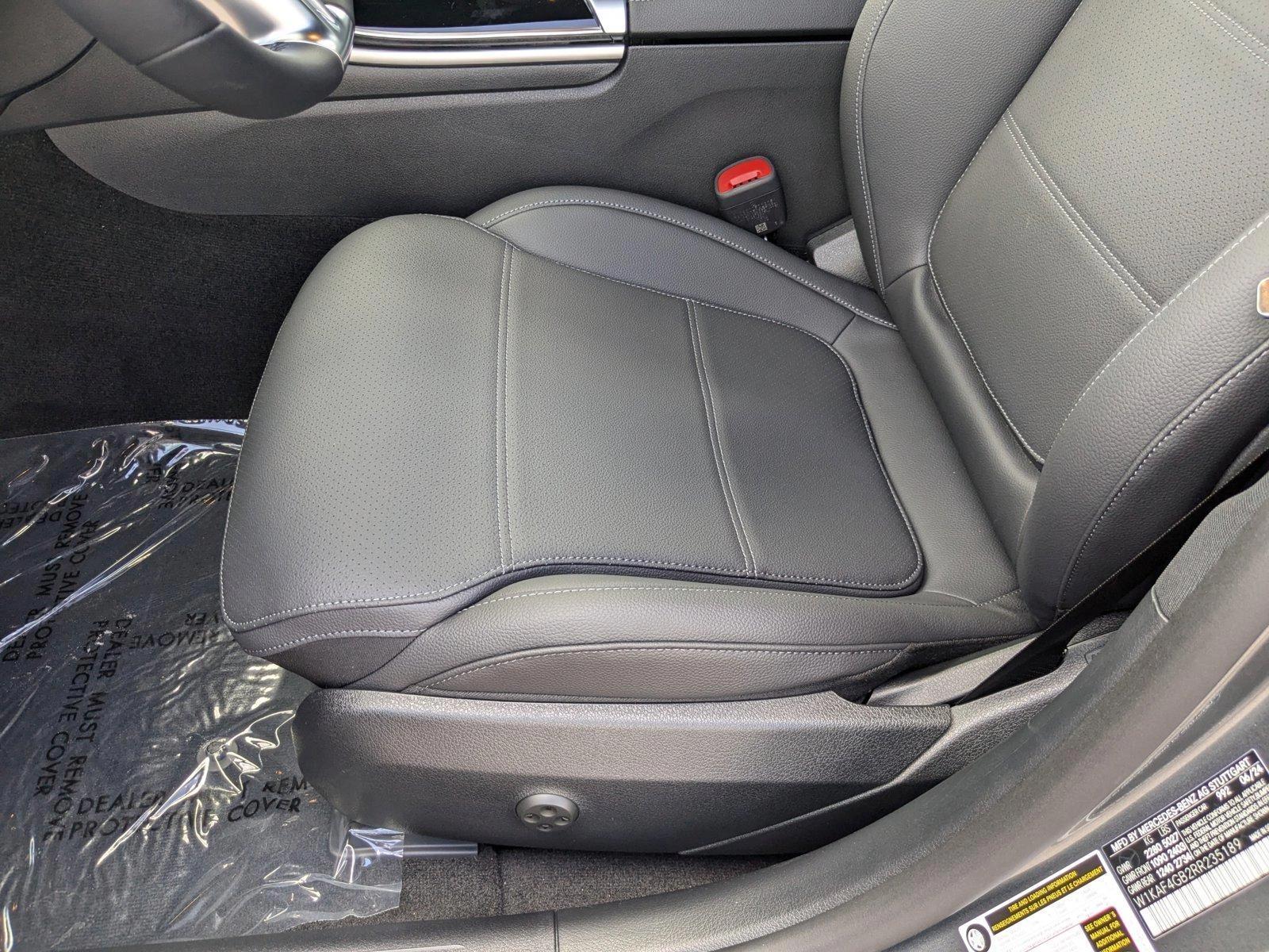 2024 Mercedes Benz C 300 Sedan photo 4