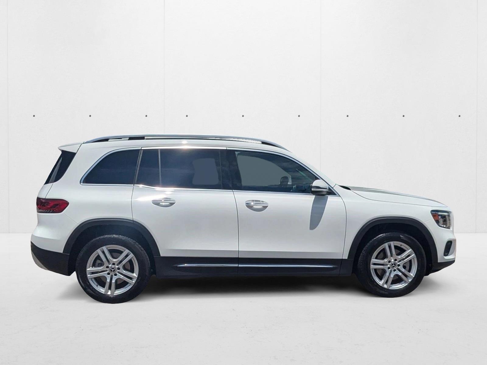 2023 Mercedes Benz GLB 250 photo 4
