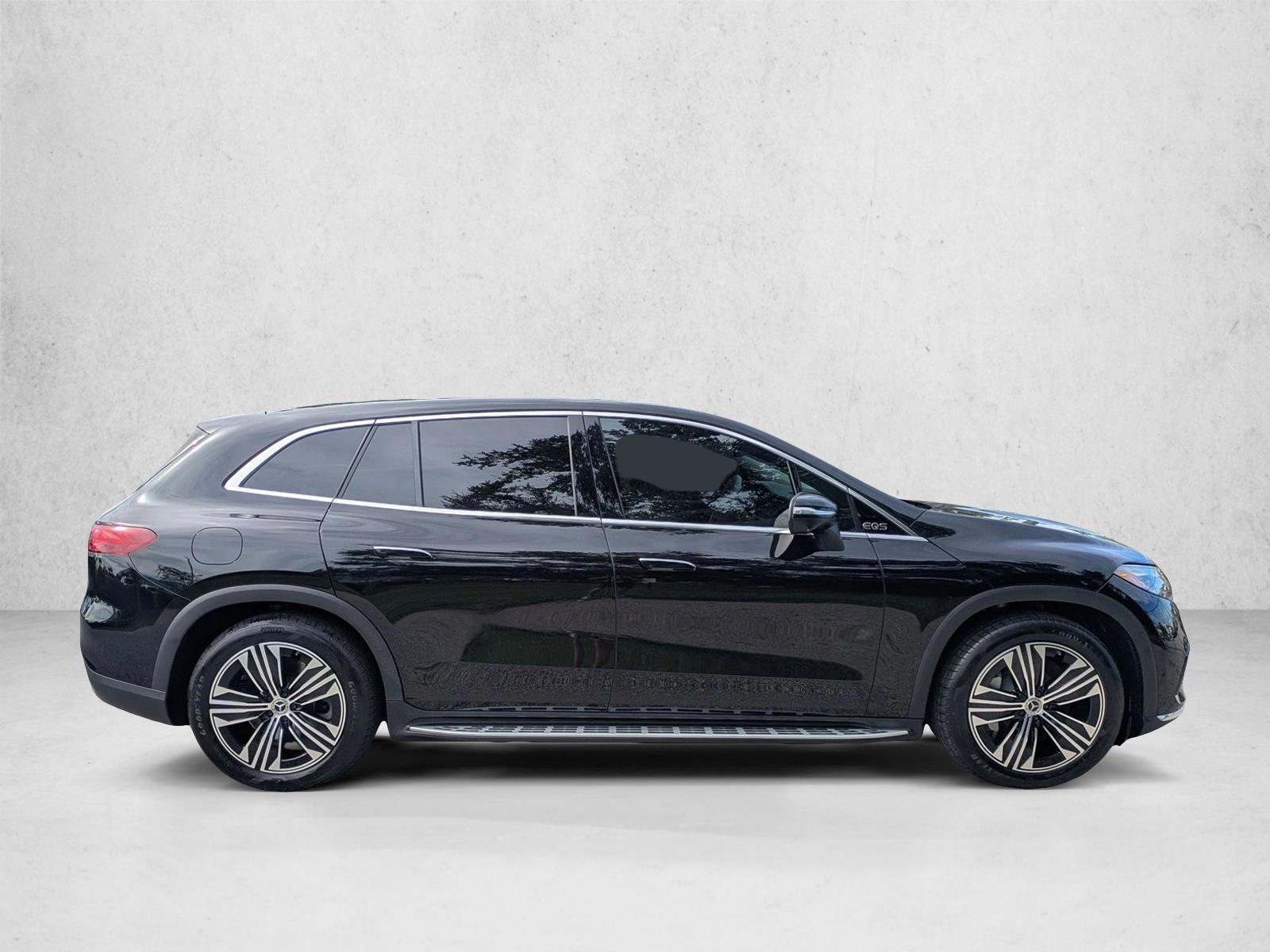 2025 Mercedes Benz EQS SUV photo 4