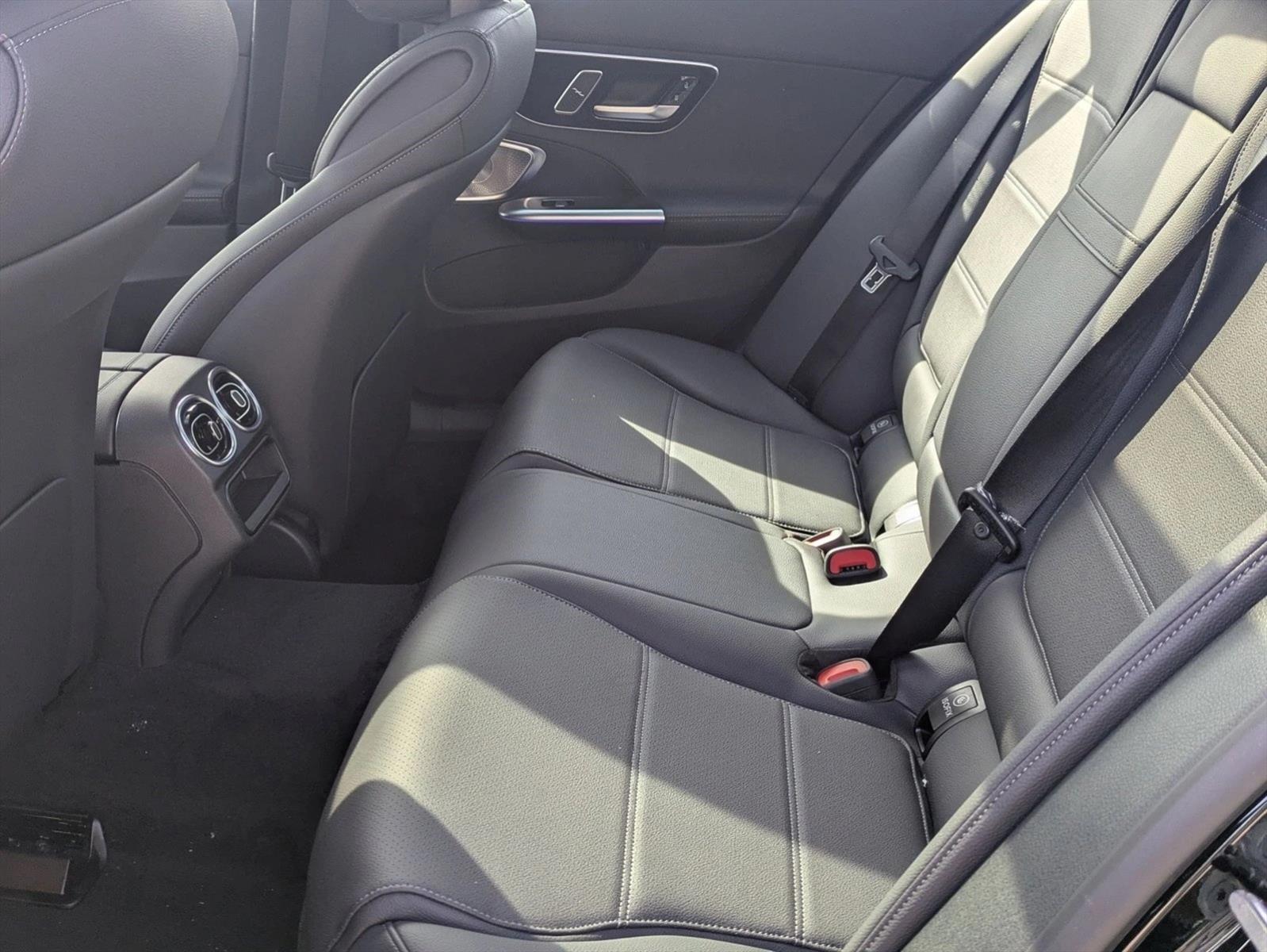 2025 Mercedes-Benz C-Class Sedan C 300 - Photo 15