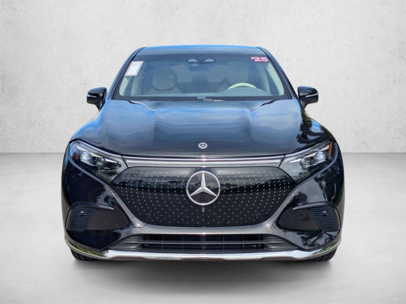 2025 Mercedes Benz EQS SUV photo 2