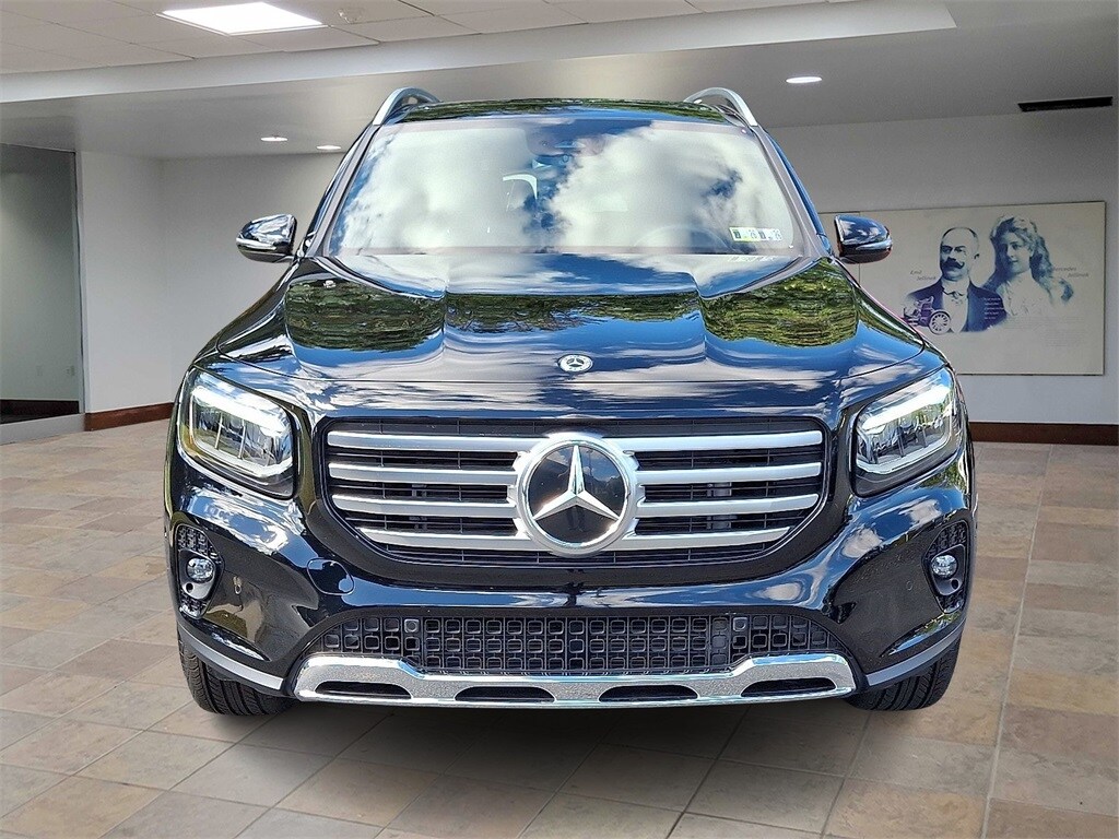 2025 Mercedes Benz GLB 250 4MATIC photo 2