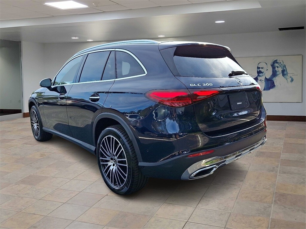 2024 Mercedes Benz GLC 300 photo 4