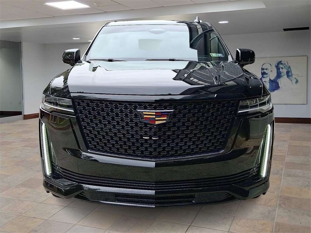 2023 Cadillac Escalade Premium Luxury photo 2