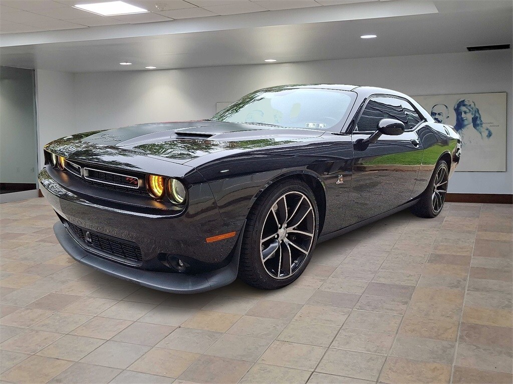 2015 Dodge Challenger R/T Scat Pack photo 3