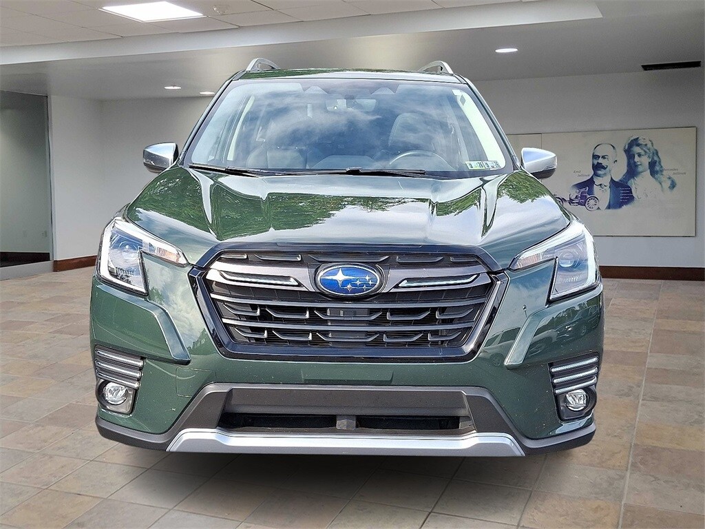 2022 Subaru Forester Touring photo 2