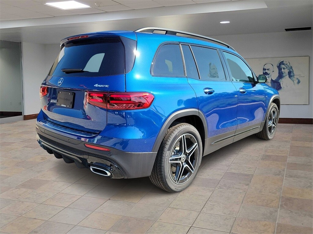 2024 Mercedes Benz GLB 250 photo 3