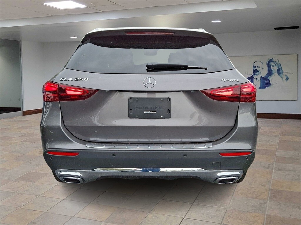 2025 Mercedes Benz GLA 250 4MATIC photo 4