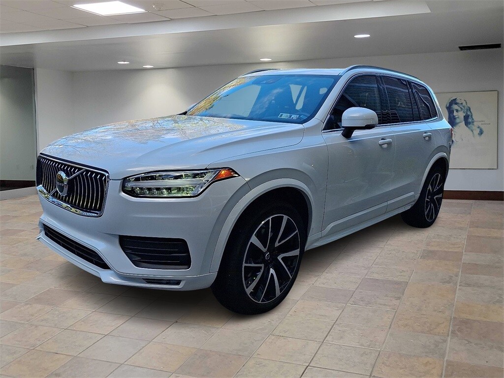 2020 Volvo XC90 T6 Momentum photo 3