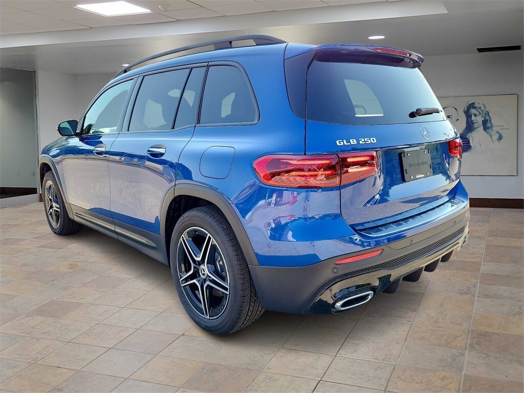 2024 Mercedes Benz GLB 250 photo 2