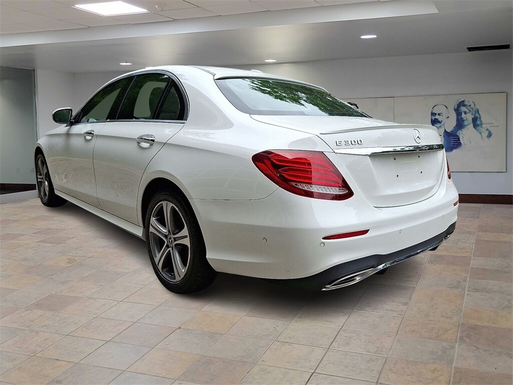 2018 Mercedes Benz E 300 4MATIC Sedan photo 4