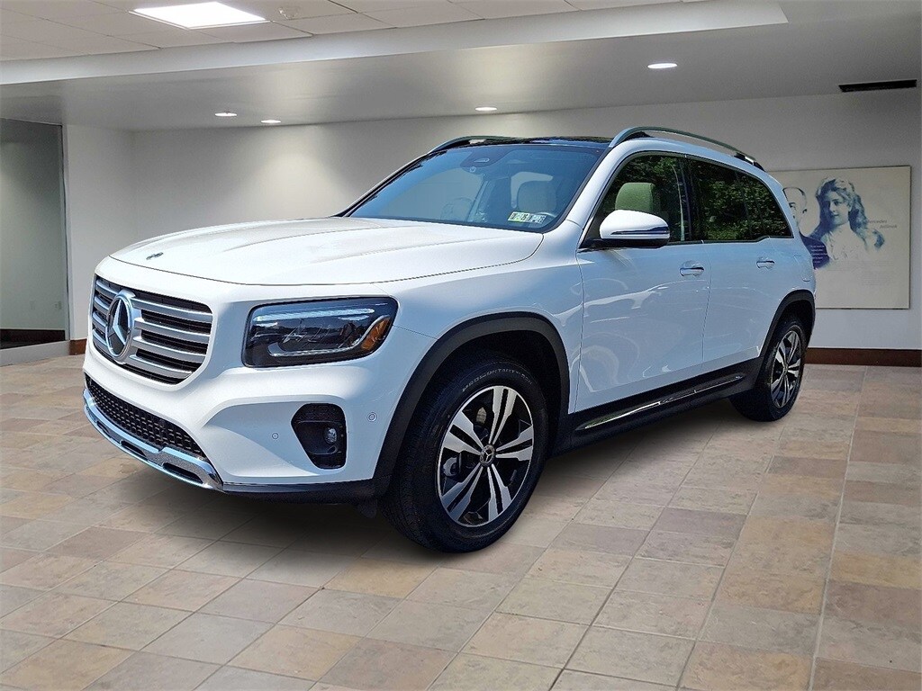 2025 Mercedes Benz GLB 250 4MATIC photo 3