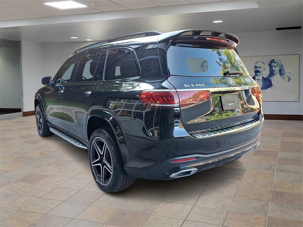 2023 Mercedes Benz GLS 450 4MATIC photo 2