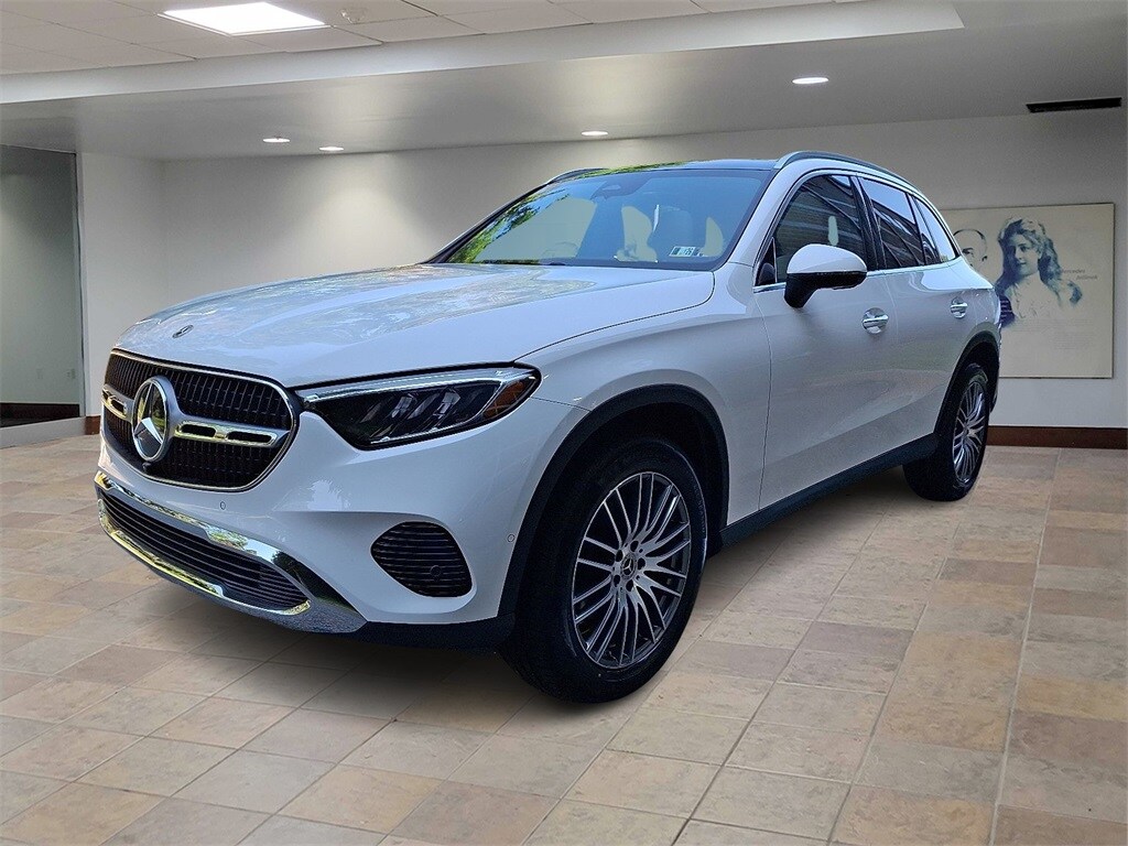 2025 Mercedes Benz GLC 300 4MATIC photo 3