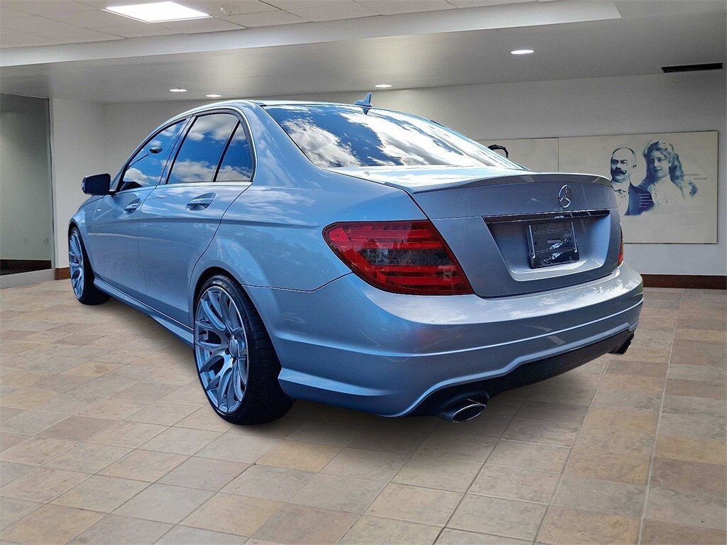2014 Mercedes Benz C 300 Sedan photo 4