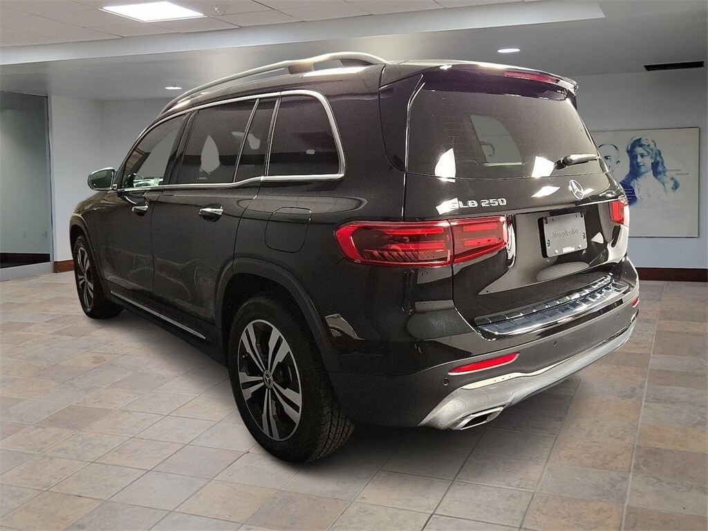 2025 Mercedes Benz GLB 250 4MATIC photo 4
