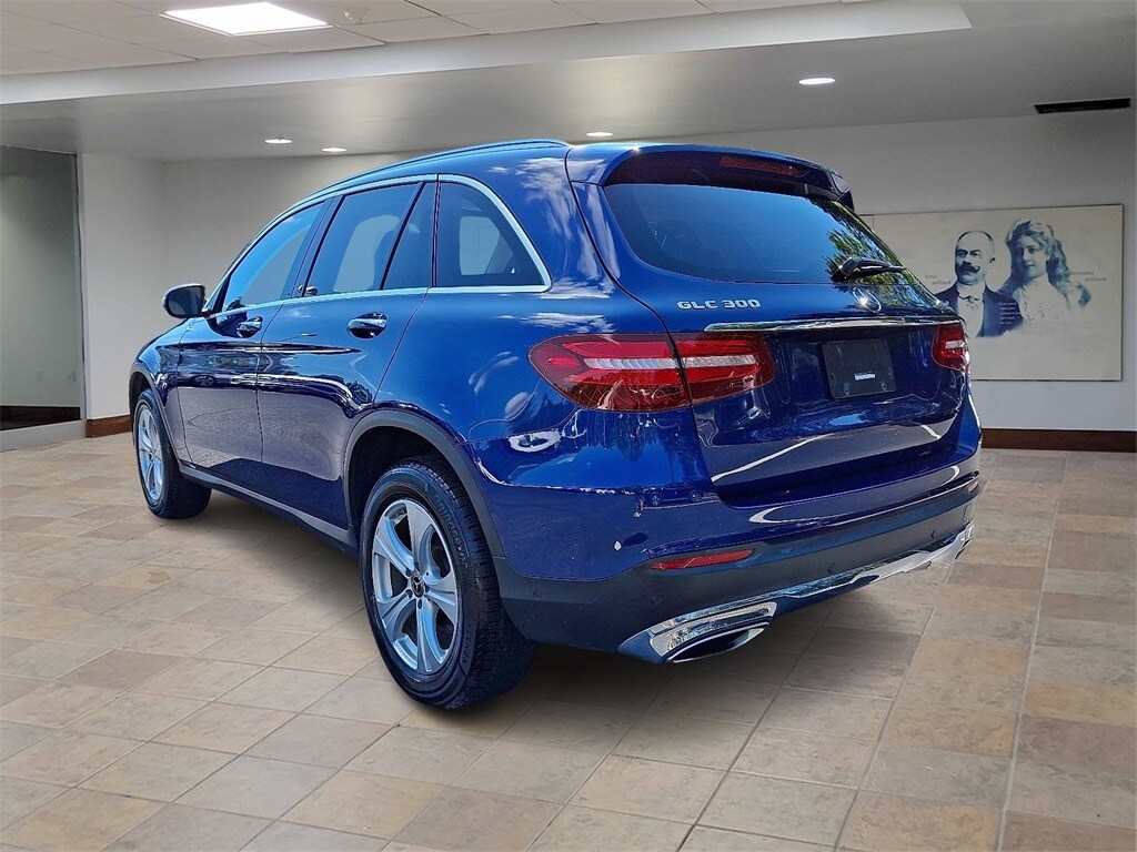 2018 Mercedes Benz GLC 300 photo 4