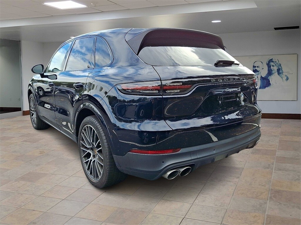 2019 Porsche Cayenne S photo 3