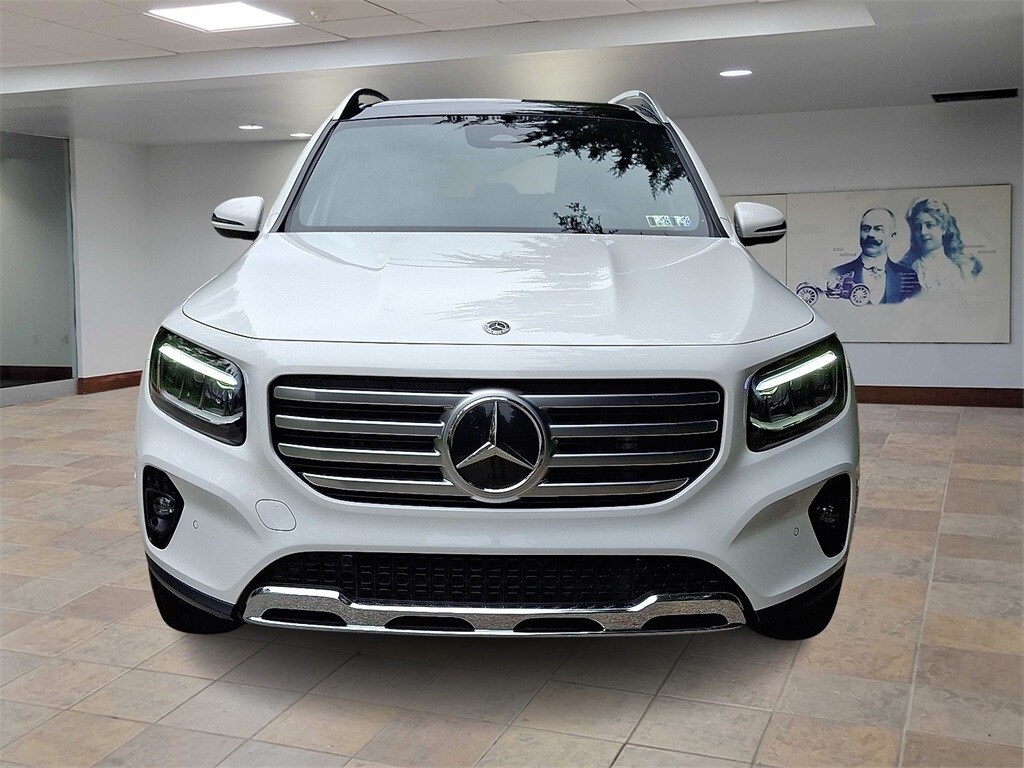 2025 Mercedes Benz GLB 250 4MATIC photo 2