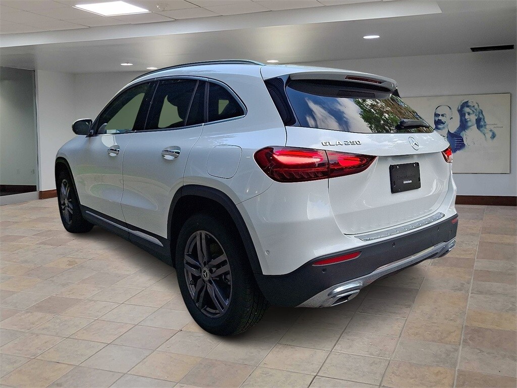 2025 Mercedes Benz GLA 250 4MATIC photo 3