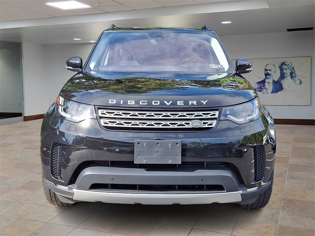 2018 Land Rover Discovery HSE Luxury photo 2