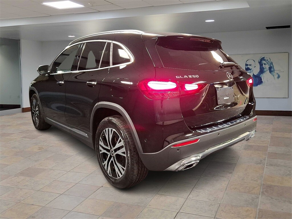 2025 Mercedes Benz GLA 250 4MATIC photo 4