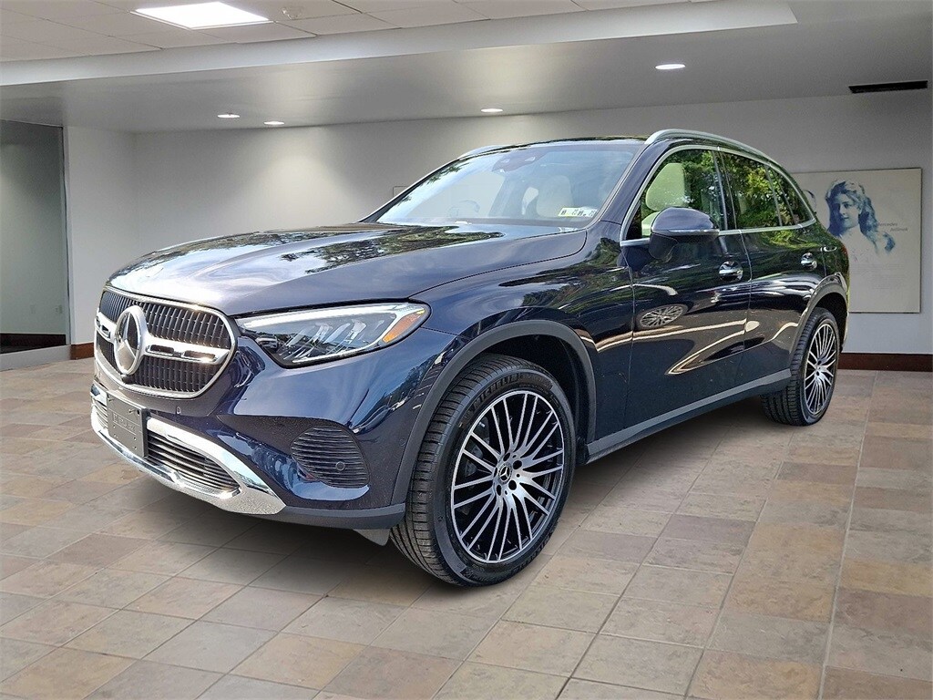 2024 Mercedes Benz GLC 300 photo 3