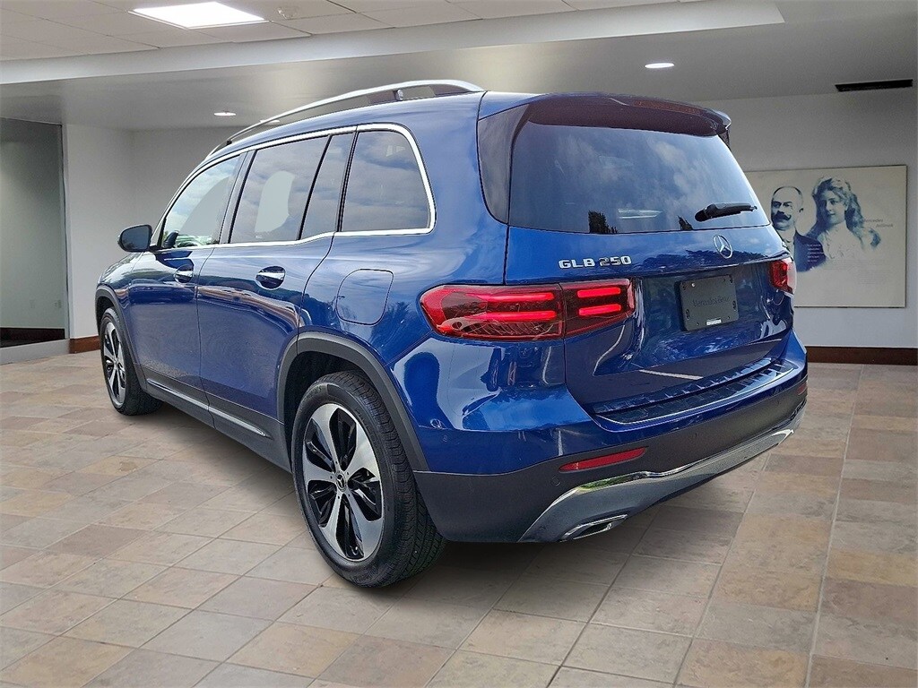 2024 Mercedes Benz GLB 250 photo 3