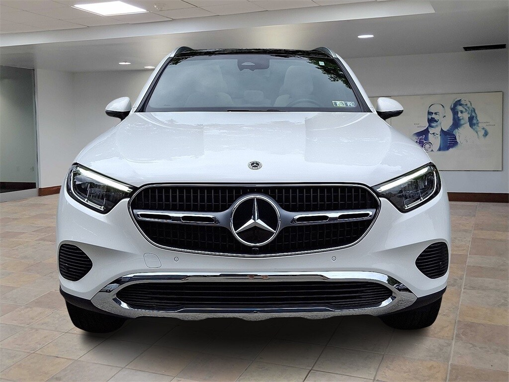 2025 Mercedes Benz GLC 300 4MATIC photo 2