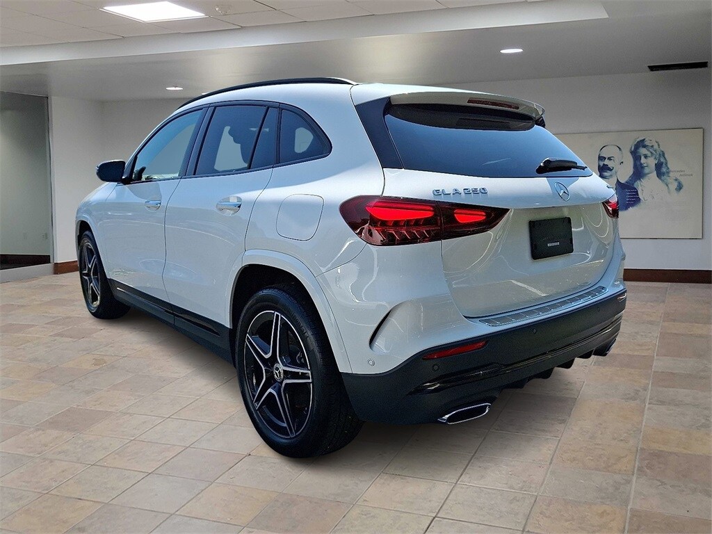2025 Mercedes Benz GLA 250 4MATIC photo 2
