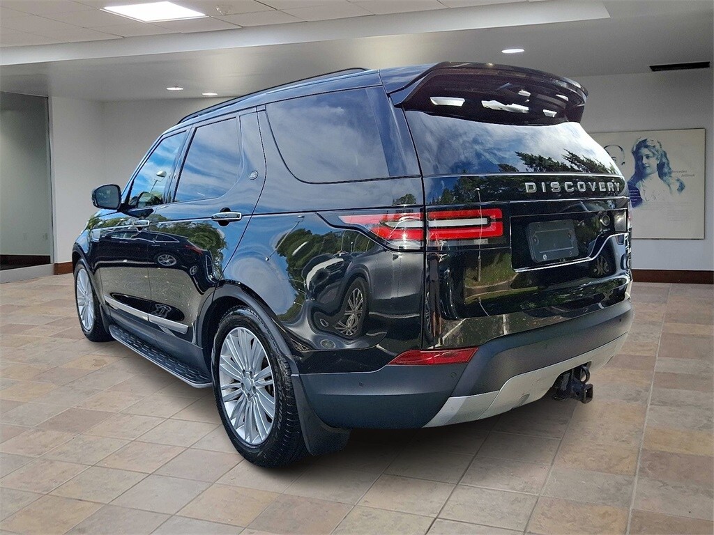 2018 Land Rover Discovery HSE Luxury photo 2