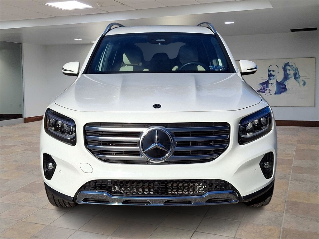2024 Mercedes Benz GLB 250 photo 2