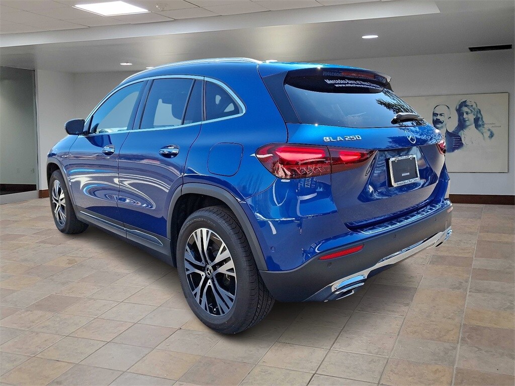 2025 Mercedes Benz GLA 250 4MATIC photo 3