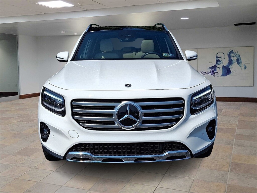 2025 Mercedes Benz GLB 250 4MATIC photo 2