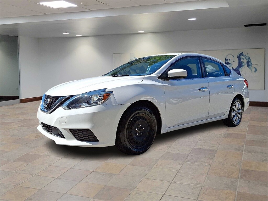 2019 Nissan Sentra S photo 3